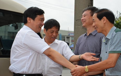 2012年8月,嘉興市委書記、人大主任李衛(wèi)寧一行蒞臨公司視察指導(dǎo)